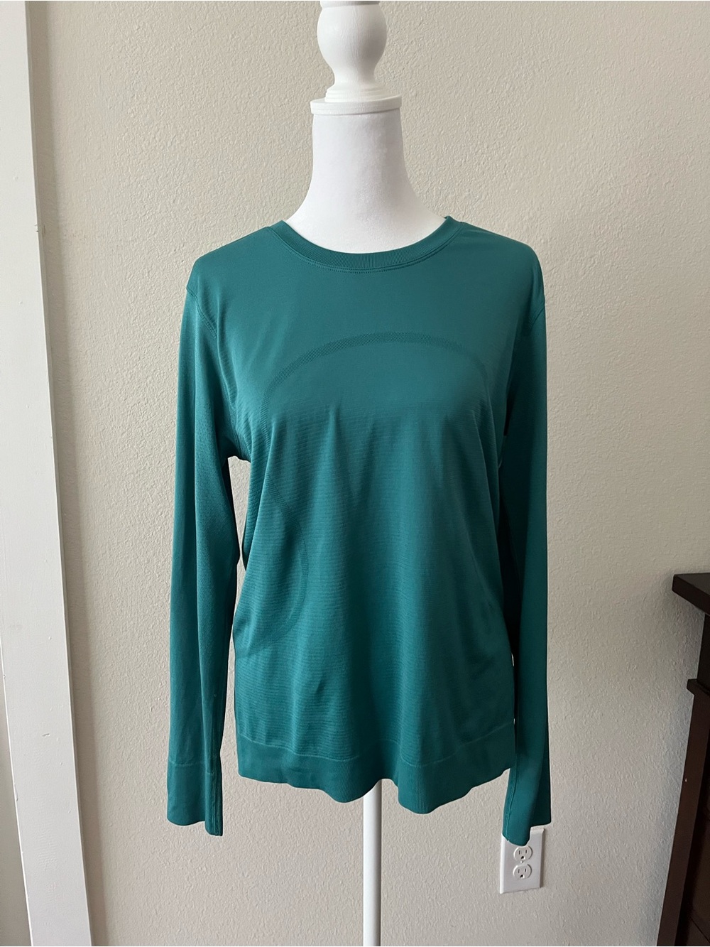 lululemon athletica Teal Long Sleeve Crew Top